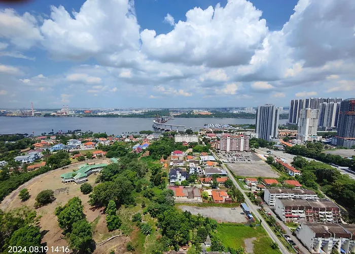 Paragon Suites Ciq Homestay By Welcome Home
